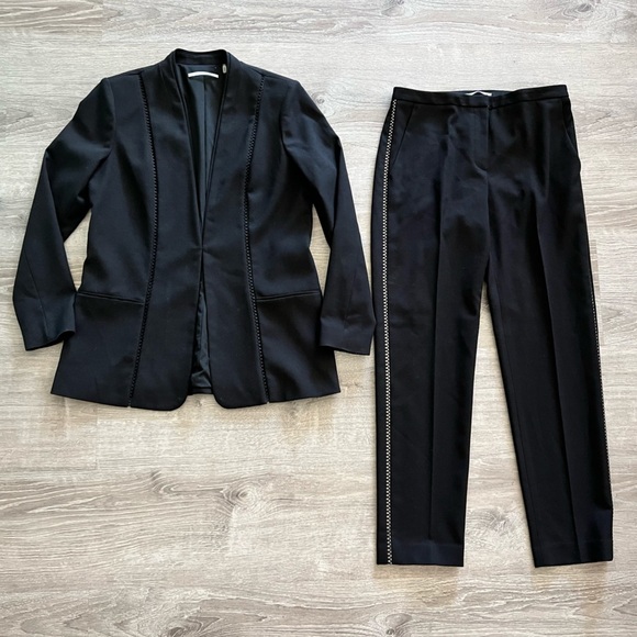 Tahari 2 piece black pant suit set women’s size 6 blazer jacket / pants - Picture 1 of 8